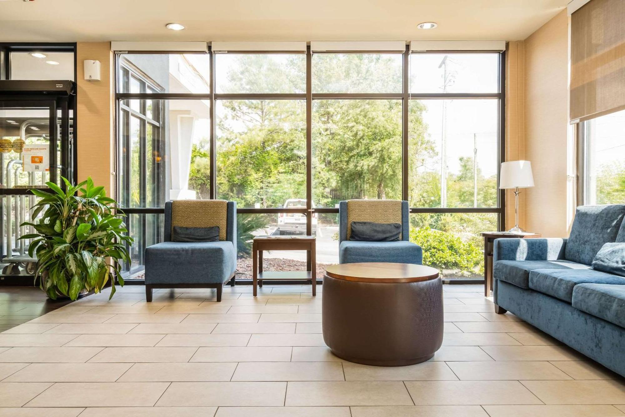 Comfort Suites Columbia Northeast - Fort Jackson Экстерьер фото
