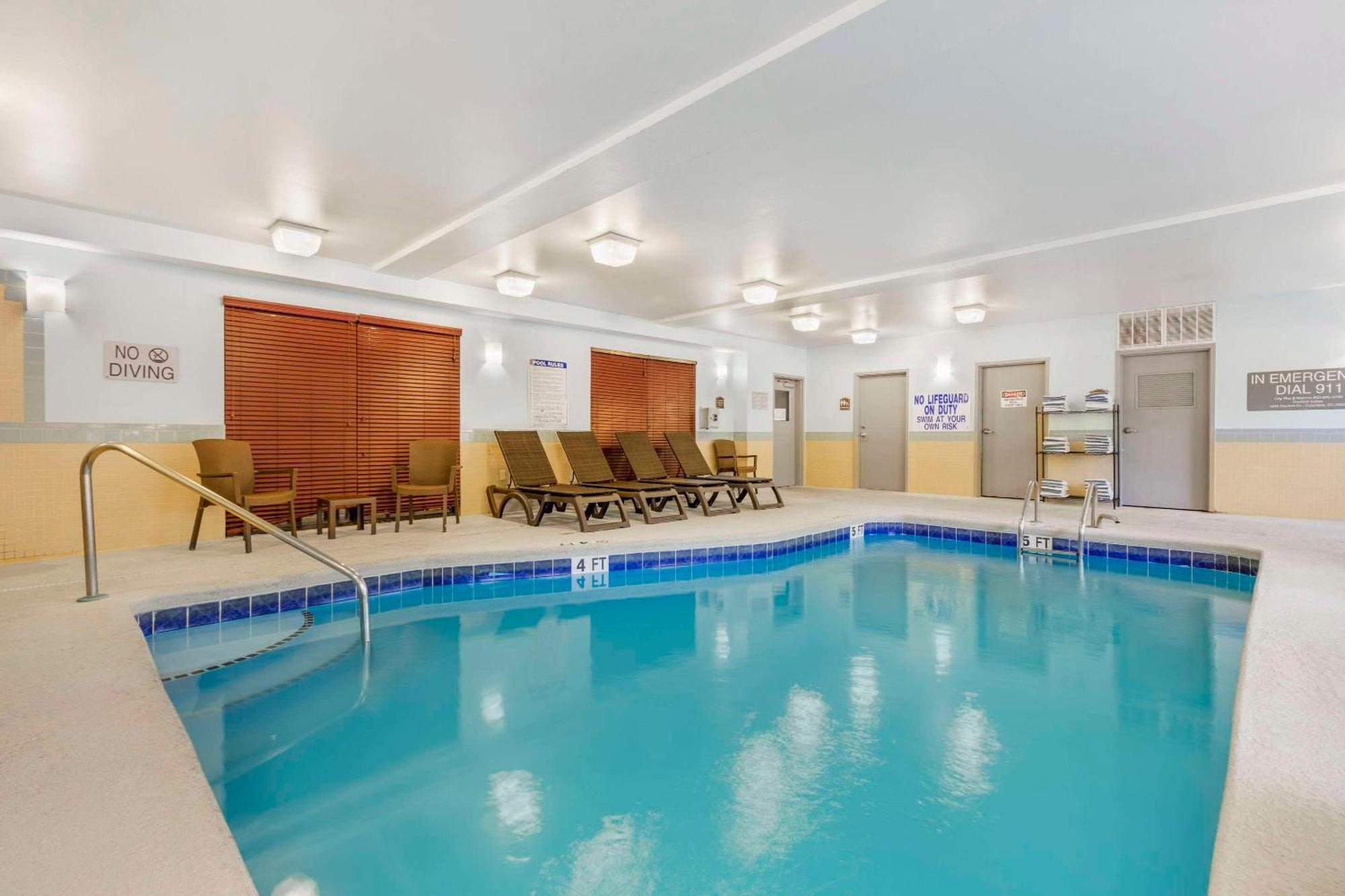 Comfort Suites Columbia Northeast - Fort Jackson Экстерьер фото