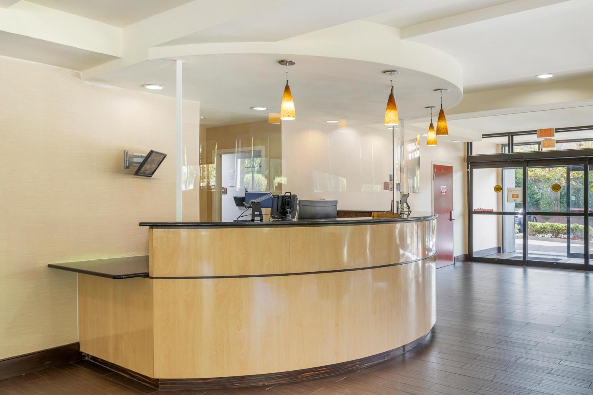 Comfort Suites Columbia Northeast - Fort Jackson Экстерьер фото